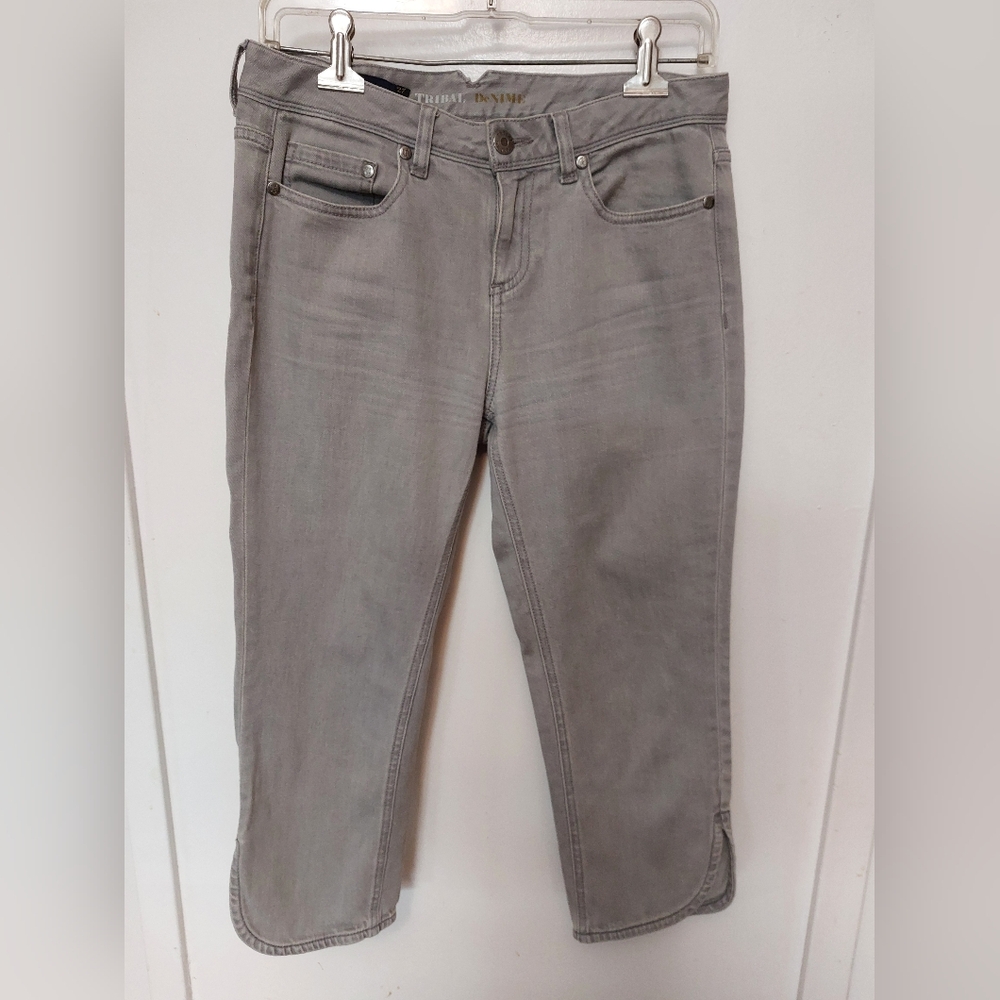 Women's Gray Capri Jeans with unique cutouts, size 27 (4)